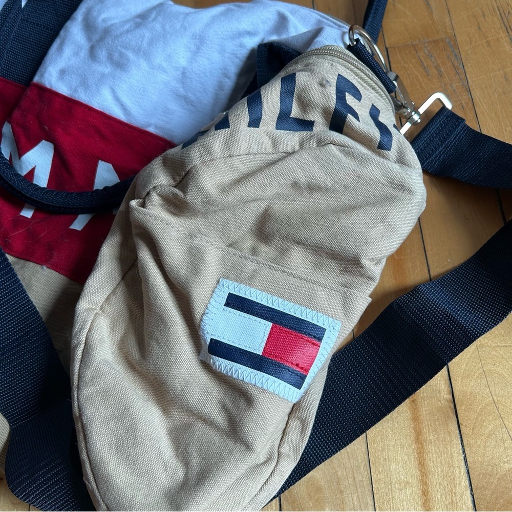 Tommy Hilfiger Logo Classic Gym Weekender Duffle Bag - Picture 7 of 9